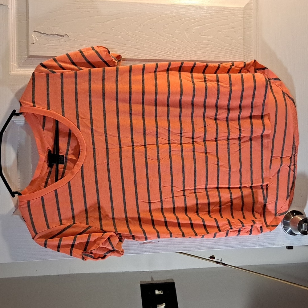 Rue 21 t-shirt